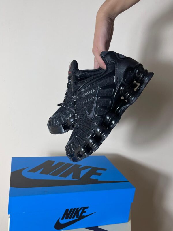 NIKE GUSANO
