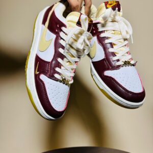 NIKE DUNK LOW