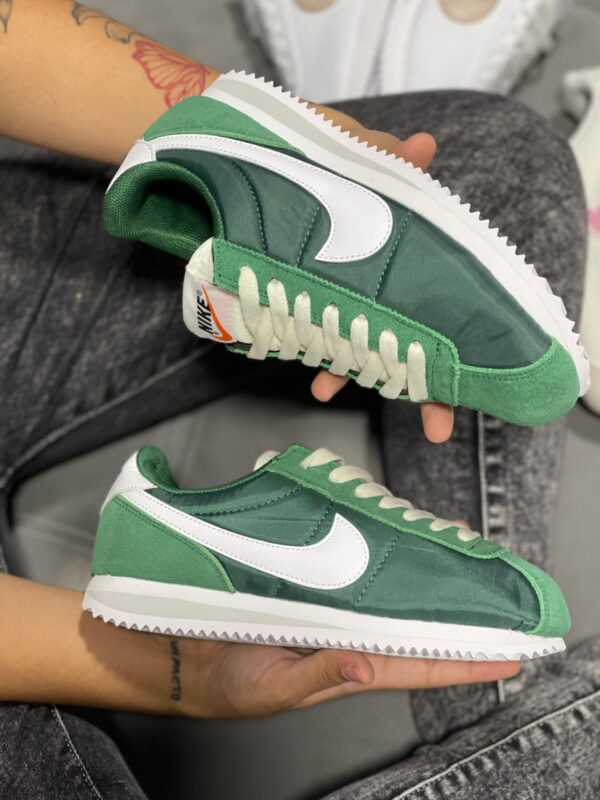 6.NIKE CORTEZ